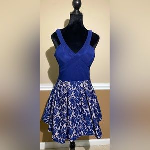 Beautiful blue dress. Perfect for homecoming. Size 1